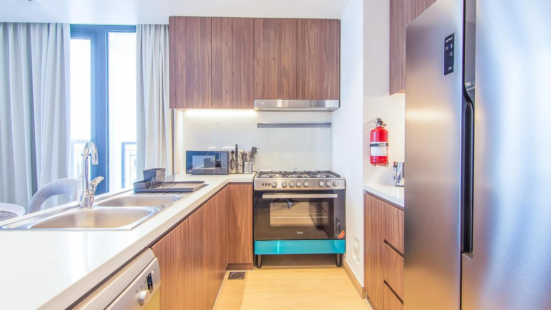 Affluent 2Br With Beach Access - La Cote Dubai Apartment