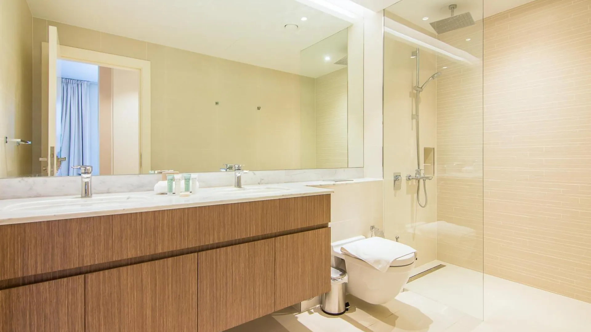 Apartment Affluent 2Br With Beach Access - La Cote Dubai